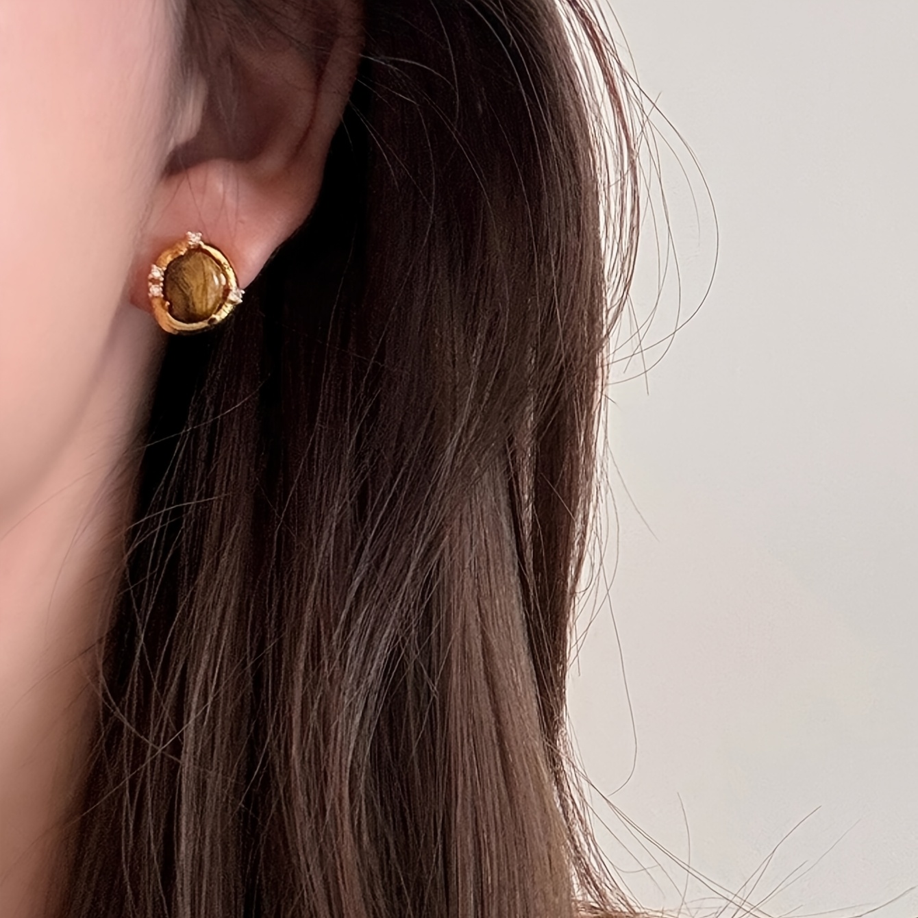 Elegant Tiger's Eye Stone Inlaid Geometric Stud Earrings